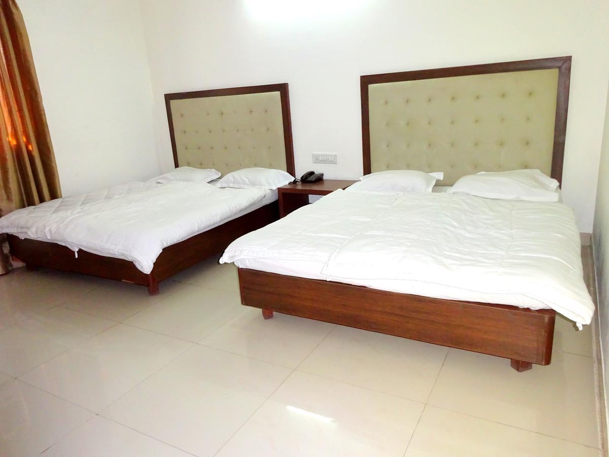 Hotel Utsav Nāthdwāra Esterno foto